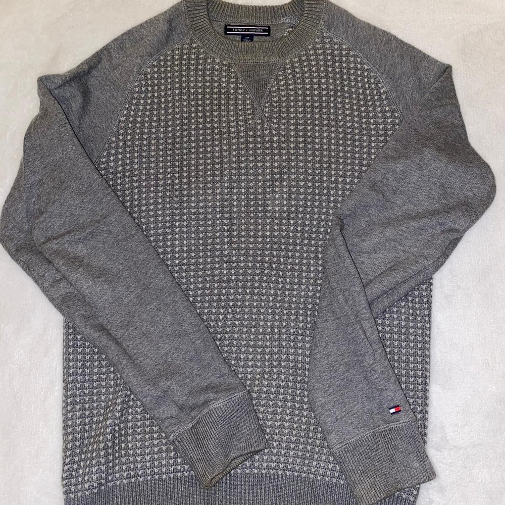 Tommy Hilfiger Gray Crewneck Sweater Classic Knit Design
